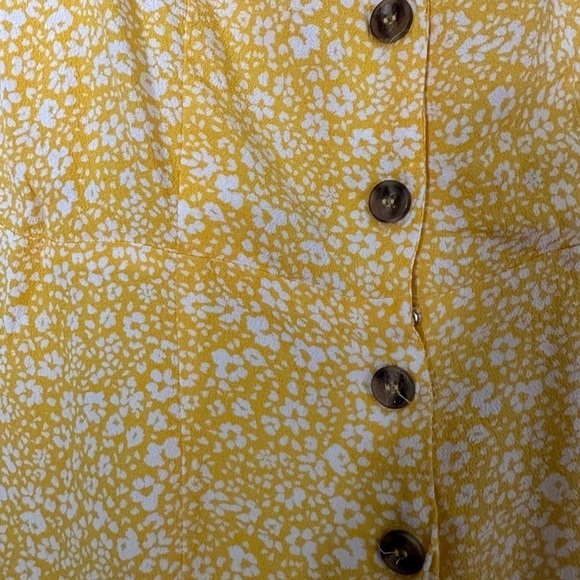H&M Faux Vintage Yellow and White Short Sleeve Button Down Dress - Picture 2 of 6